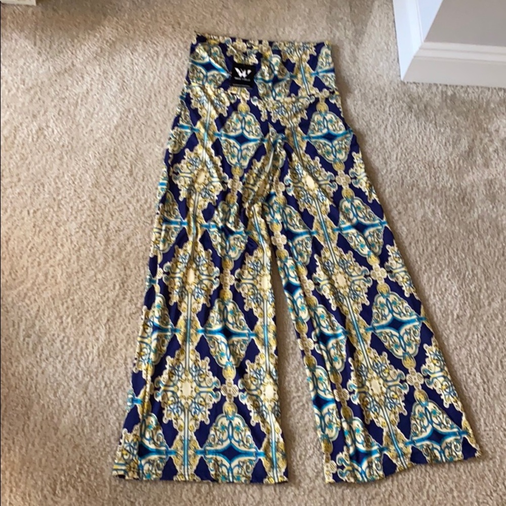Wide leg stretchy pants